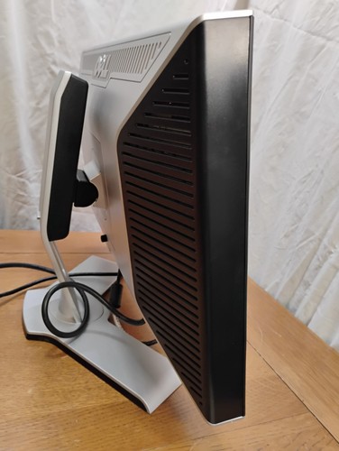 Dell UltraSharp 2007WFPb-20" Widescreen LCD Monitor W/ Adjustable Stand/Cables - Picture 19 of 21