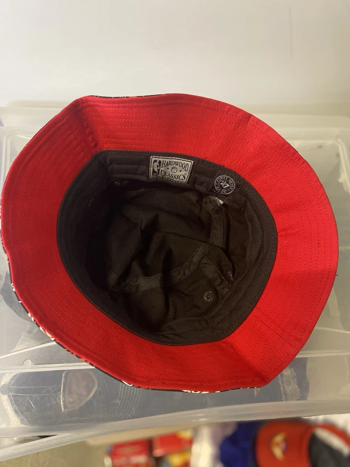 Sombrero Cubo Chicago Bulls 47 Marca Madera Dura Clásicos L-XL Nuevo Con Etiquetas Foto 3 de 4