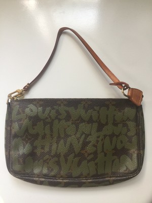 graffiti louis vuitton pochette