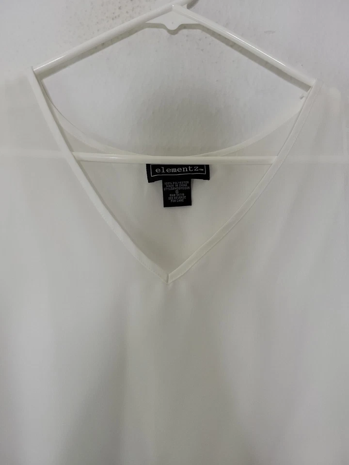 Blusa sin mangas Elementz blanca semi transparente con cuello en V para mujer talla pequeña Foto 3 de 4