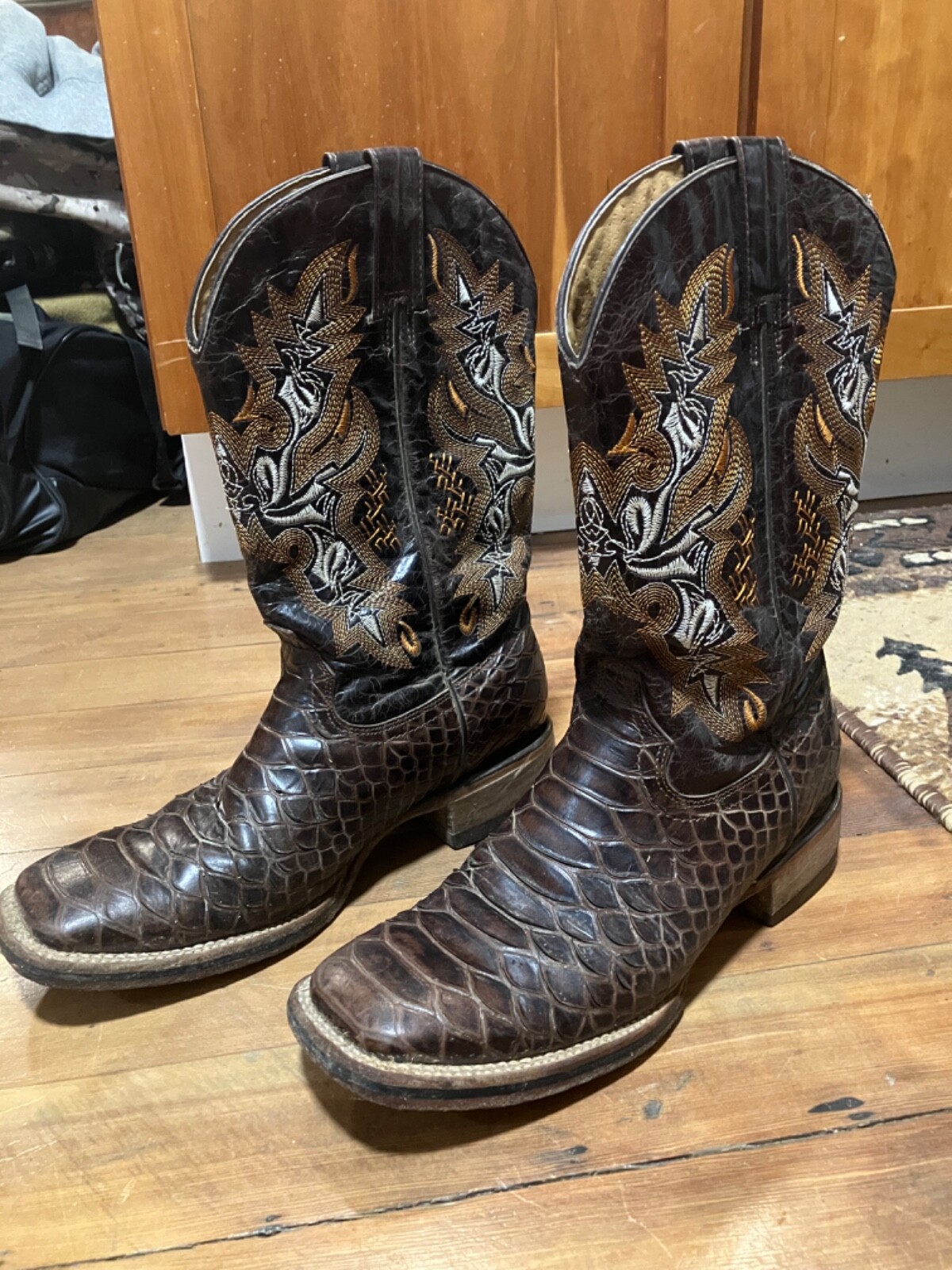 python cowboy boots size 9. Brown - image 2