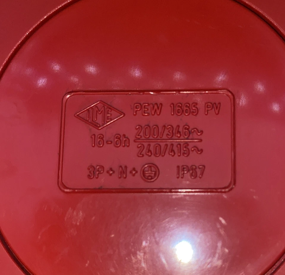 16A 5 Pin Coupler Socket IP67 Waterproof 3P+N+E 415V 16 Amp Red - Image 4 of 4