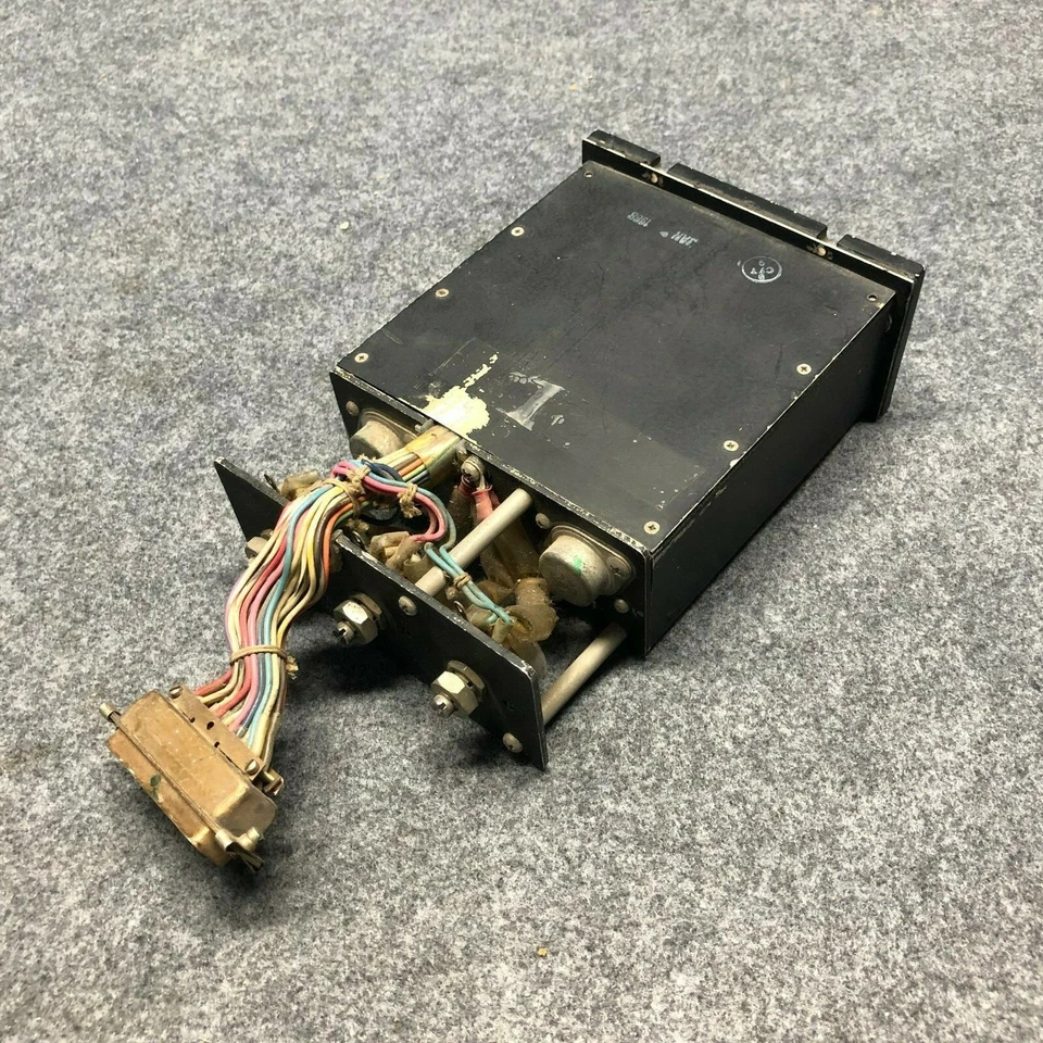 Cessna音频控制开关面板  — 第 4/4 张图片