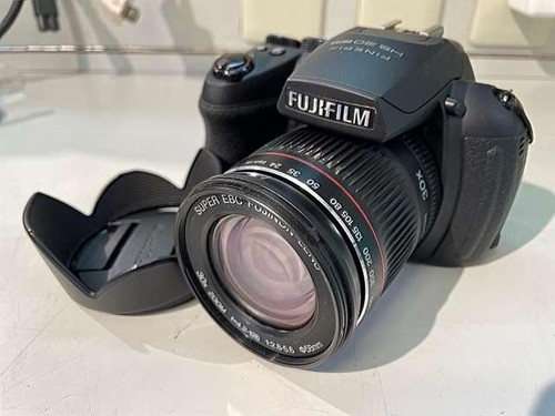 Fujifilm Finepix Hs20Exr Digital Camera