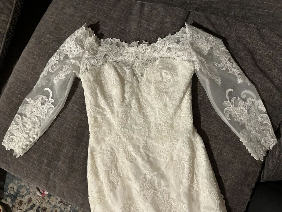 Кружевное свадебное платье Morilee с открытыми плечами цвета слоновой кости с шлейфом размер 10 - Изображение 3 из 4