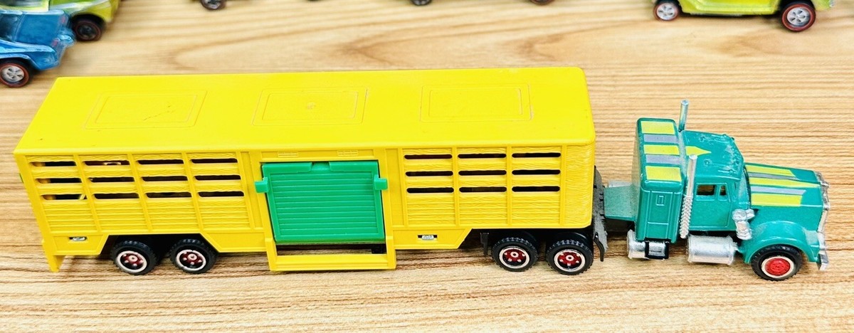 Majorette Kenworth No. 2161400 Cattle Truck 1/64 8” Length