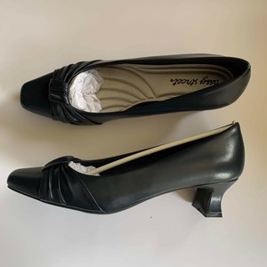 easy street waive pumps