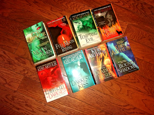 Lot 8 Keri Arthur PB Books "RILEY JENSEN GUARDIAN SERIES" Near Complete - Picture 3 of 4