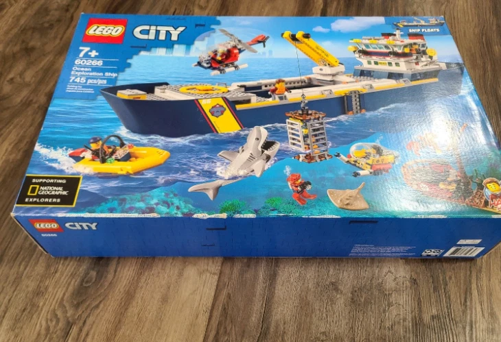 LEGO City: Ocean Exploration Ship (60266) Building Kit 745 Pcs Retired Sealed! - Image 4 of 4