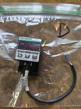 SMC DP2-20F DIGITAL pressure sensor  12-24 VDC SHORT CORD