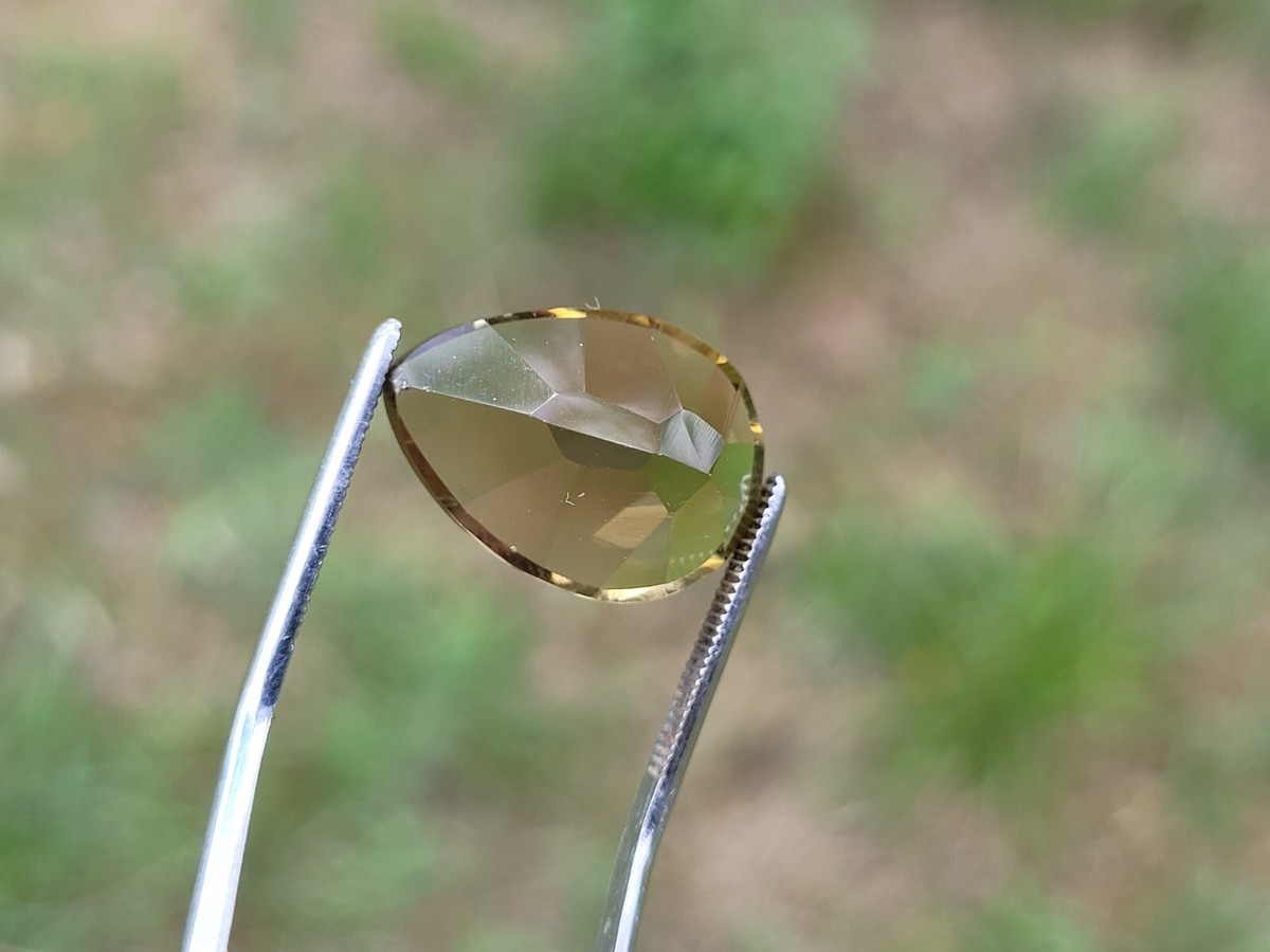 Citrine Naturelle Du Brésil – 9,05 Carats – Taille Poire – Chauffée – Transparente