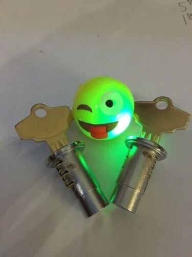 2) LOCK & KEY Sets for EAGLE, ASTRO or FOLZ GUMBALL Candy Nut VENDING MACHINE - Picture 1 of 10