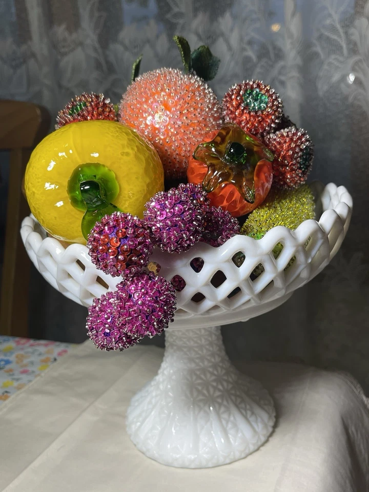 Prendedor vintage de mediados de siglo arreglo con lentejuelas decoración de frutas hecho a mano 30 piezas MCM Foto 2 de 4