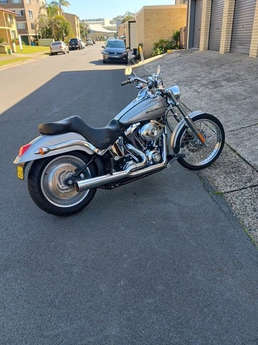 HARLEY DAVIDSON