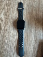 Apple Watch Nike Series 5 GPS, 40mm Space Gray Aluminum Case with Anthracite/Bla