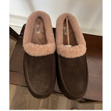 UGG Women's Brown Suede Shearling Slip-On Comfort Flat Slippers Size 8