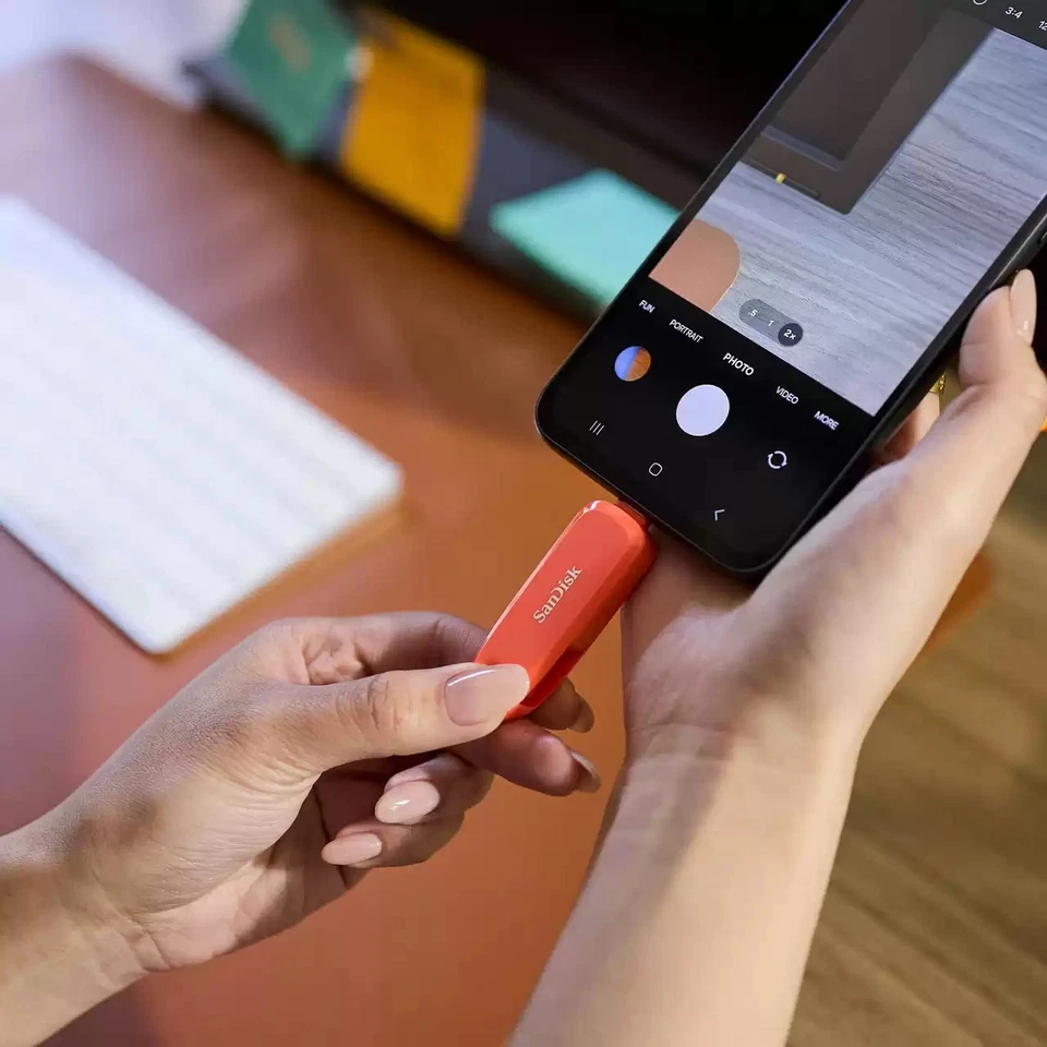 SanDisk 128GB Dual USB-C & USB-A Phone Drive - USB 3.2 Gen-1 Flash Drive - Image 2 of 4