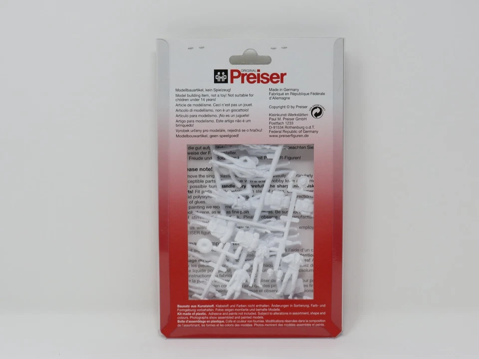 Preiser O 65600 Passengers Travelers People 1:43 Unpainted Figure Set - Image 2 of 2
