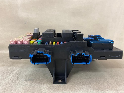 2005 Lincoln Navigator Fuse Junction Distribution Relay Box 5L1T-14A067-BC 5.4L - Picture 6 of 11