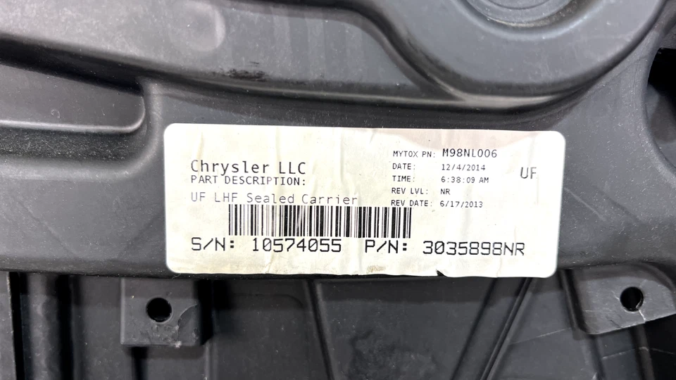 Left Driver Front Door Window Regulator Motor Fits 2015-2017 Chrysler 200 81668 - Imagem 3 de 4