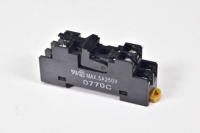 OMRON P2RF-08 / P2RF 08 / P2RF08, Relaissockel 250V 5A