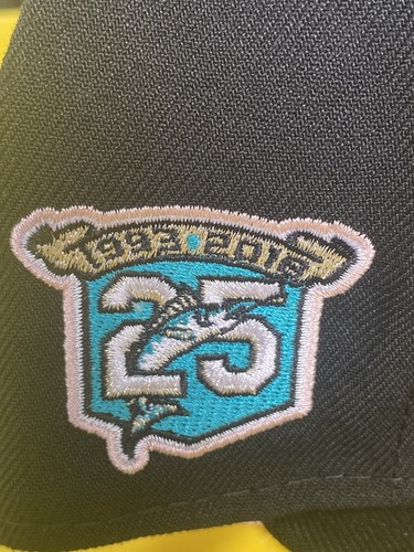 NEW ERA MENS FLORIDA MARLINS 25 YEARS PATCH 59FIFTY FITTED HAT SIZE 7 - Picture 3 of 6