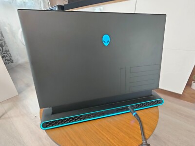 Gamer Notebook Alienware M15 R2 - i7 9750H - RTX 2080 - 16GB RAM
