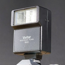 Vivitar 1900 External Hot Shoe Universal Flash For 35mm Film Cameras Vivitar 1900 External Hot Shoe Universal Flash For 35mm Film Cameras
