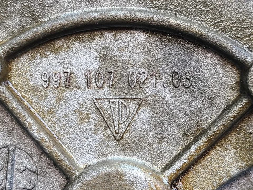 Porsche 911 987 986 Auxiliary Oil Pump 99710702103 - Image 2 of 4