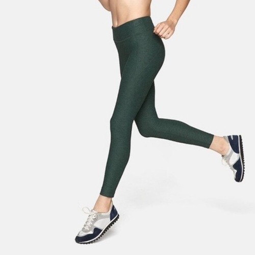 RARE Outdoor Voices 3/4 Leggings in Hunter Green Gem