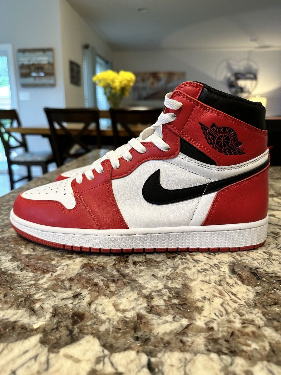 Size 10.5 - Jordan 1 Retro OG High Chicago 2015 885259846407 Size 10.5 - Jordan 1 Retro OG High Chicago 2015 885259846407
