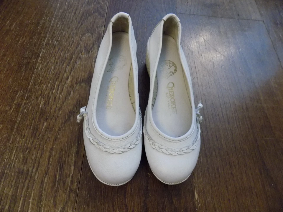 De Colección Cherokee Goma 1.75" Tacón de Cuña Cuero Blanco Borlas de Cuentas Trenzadas EE. UU. Talla 5 Foto 2 de 4