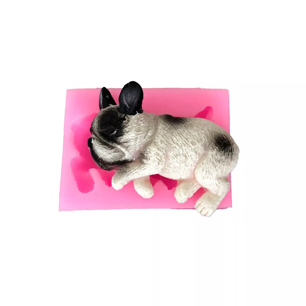 Dog shaped cake tin top