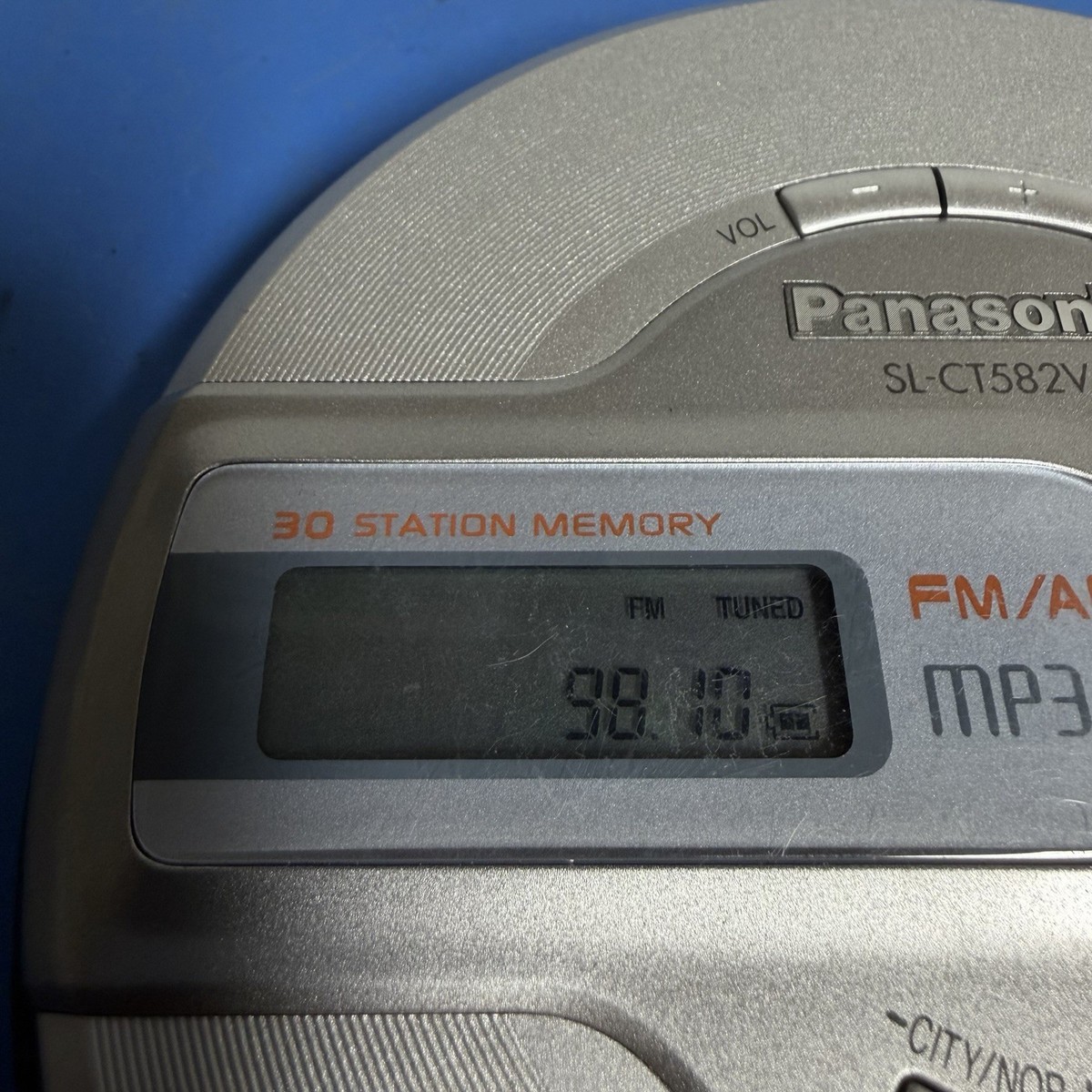 Panasonic SL-CT582V Portable CD Player FM/AM MP3 w/ CDs Adapter