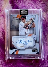 2026 TOPPS CHROME BLACK - CHIPPER JONES ON CARD AUTO #IVA-CJ IVORY /25