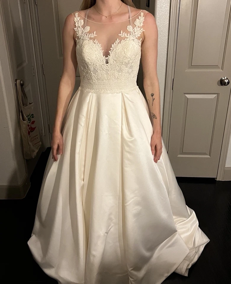 Vestido de novia MoriLee 5501, Marina talla 6 marfil encaje línea A Foto 2 de 4