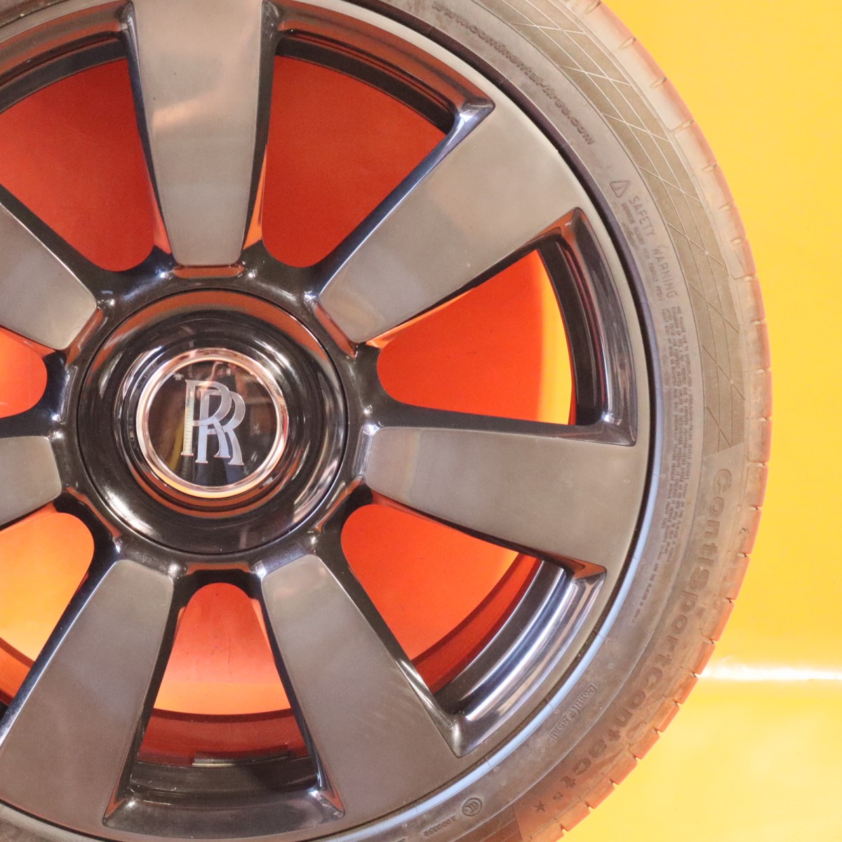 Rolls-Royce Cullinan 2019-2023 Rear Wheel P/N 6882836