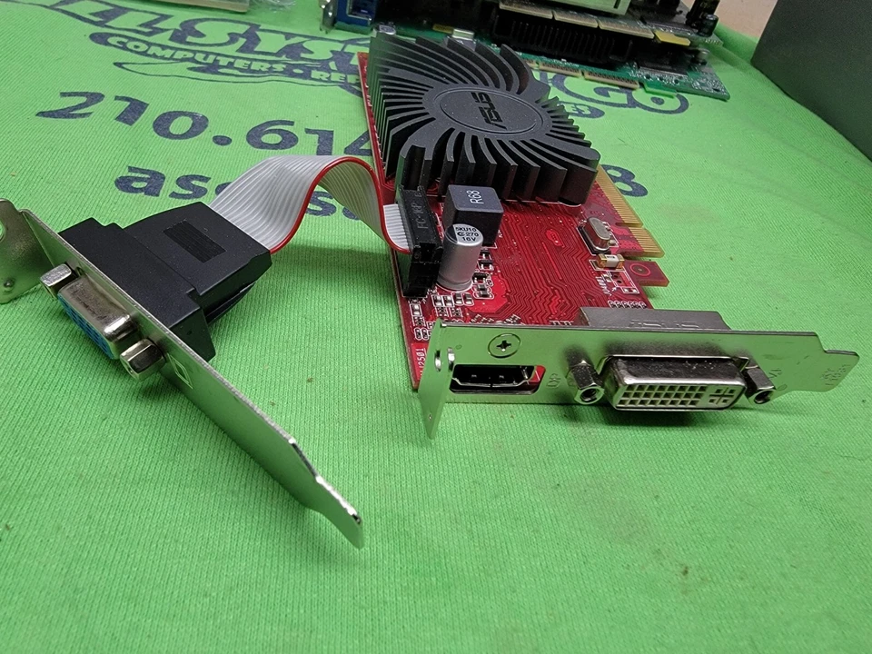 AMD Radeon HD 5450 ASUS ATI Radeon EAH5450 1GB GDDR3 PCIe x16 Video Card LP - Image 2 of 3