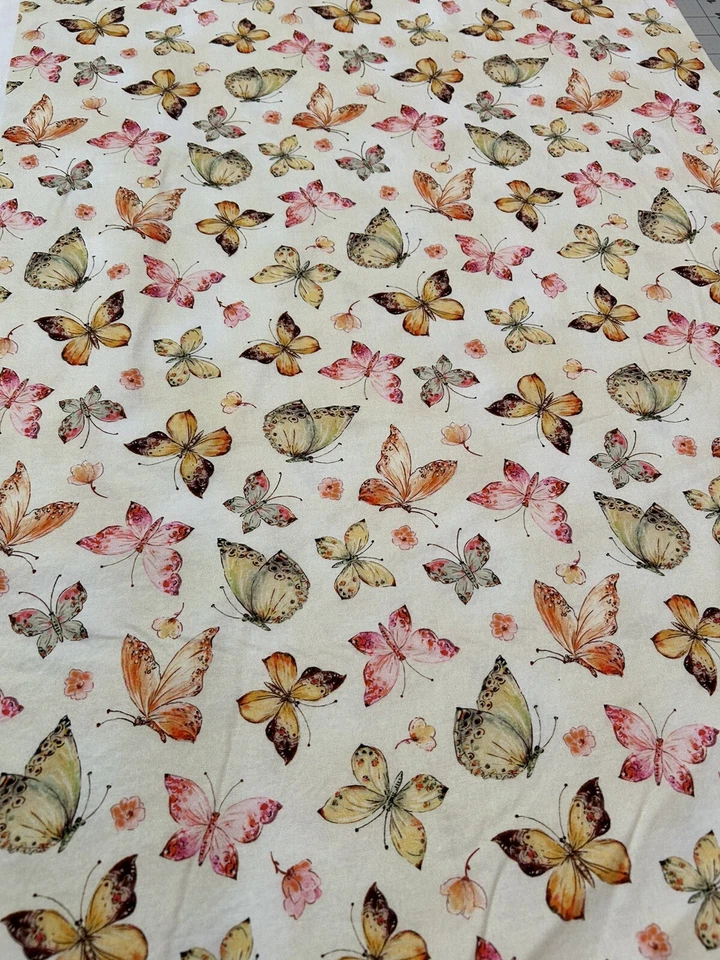 Tela mariposa rosa crema Timeless Treasures por acolchado costura #FLEUR-CD7190 Foto 2 de 2