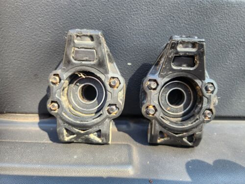 Used HPI Baja 5T Rear Hub Carriers with Bearings Part # 85424 FREE US SHIP - Picture 2 of 2