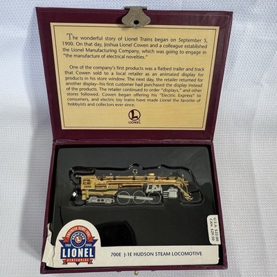 Hallmark Keepsake QX5261 Hudson Steam Locomotive Ornament Lionel Train w Box