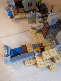 LEGO Minecraft: 21121 The Desert Outpost, 100% Complete w/ Minifigures & Manual