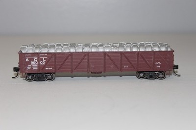 Walthers Proto 1000 50 Ton Drop Bottom Composite Gondola with Coiled Wire load