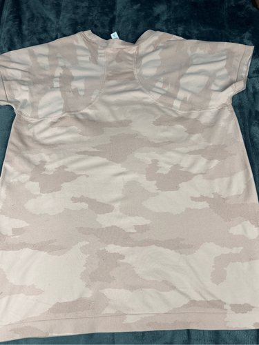 Athleta women’s pink camo compression T-shirt, size XL - Picture 5 of 6