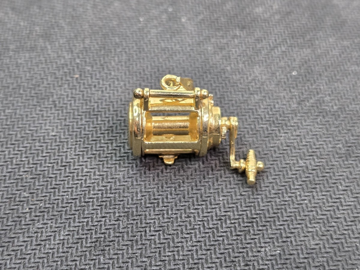 14k fishing reel pendant - Conventional Fishing Reel Pendant 14k Yellow Gold Fishing Reel