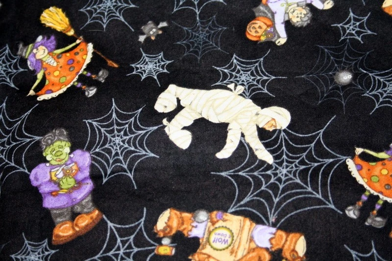 BOPPITY BOO EN NEGRO DE RJR - TELA 100% ALGODÓN Foto 2 de 4