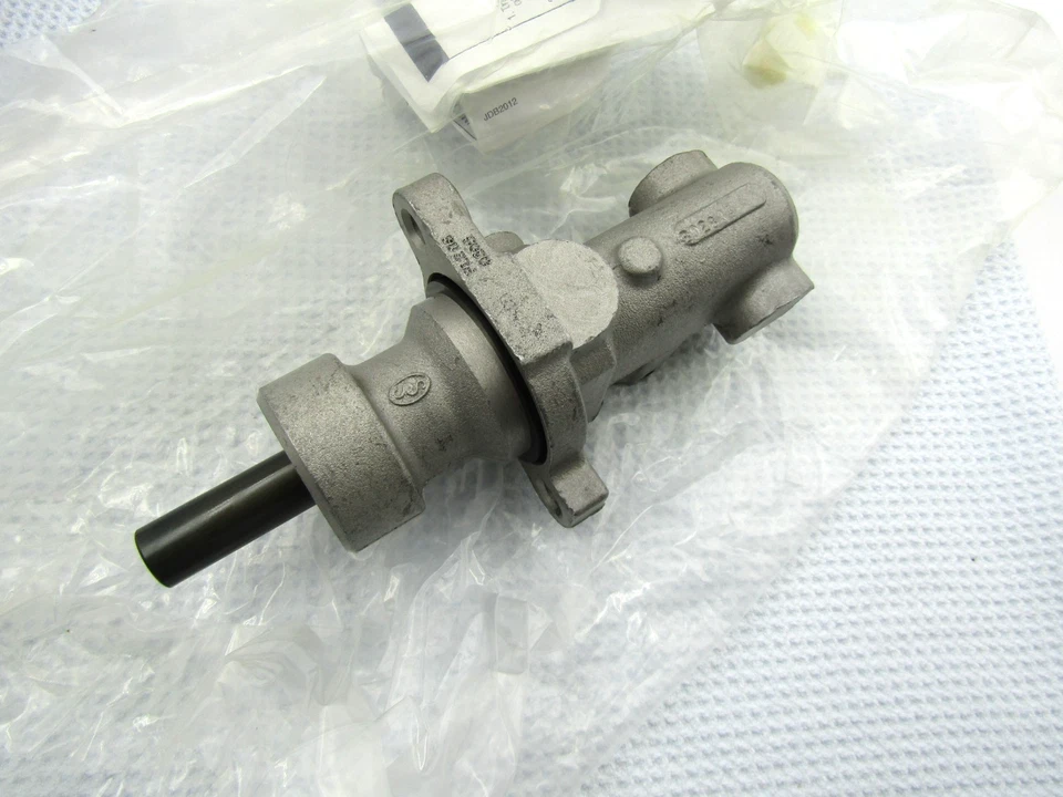 Se adapta a: 00-05 Dodge Neon 01-05 PT Cruiser Reman cilindro maestro de freno 10-2923 Foto 3 de 3