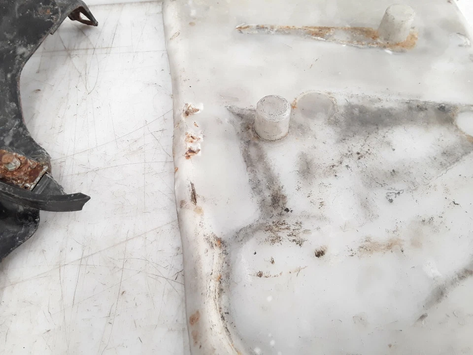 Toyota Celica T230 mk7 2000 1.8 Gasolina Batería Soporte Pad Late 74431-35030 Foto 4 de 4