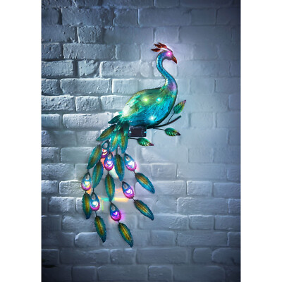 Neu Atemberaubendes Design Wandkunst Solarbetriebenes LED Licht Metall Pfau Garten Dekor