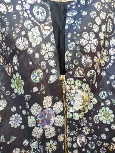 Vestido ZARA Estampado Diamante Tulipán Negro Satinado Sin Mangas Forrado Mini Espalda Abierta S - Imagen 5 de 6
